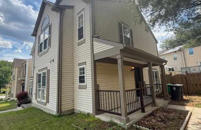 306 HILLSIDE TER