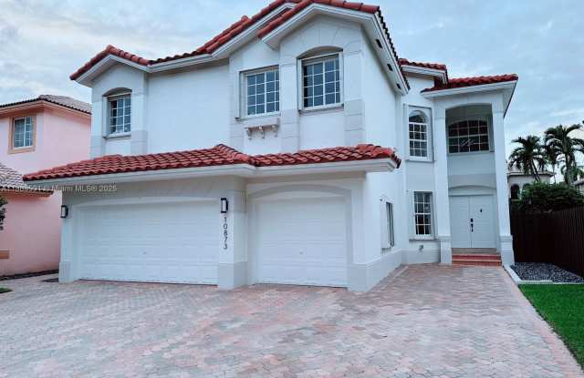 Photo of 10873 NW 71st St