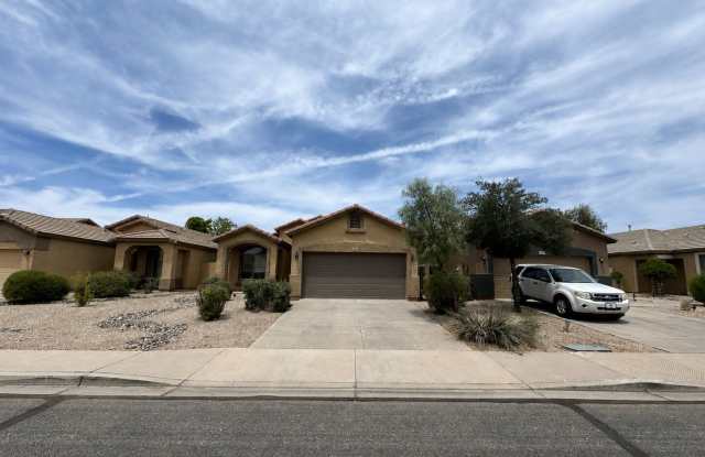 Nice 3 bedroom 2 bath home in Maricopa!
