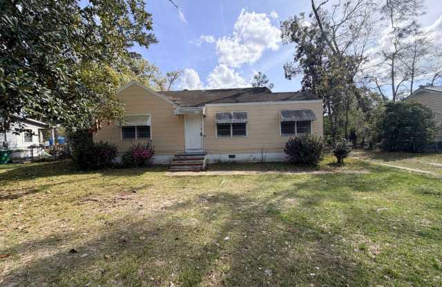 2 Bedroom/1 Bath located in the heart of Valdosta!!!