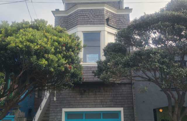 1486 La Playa Street