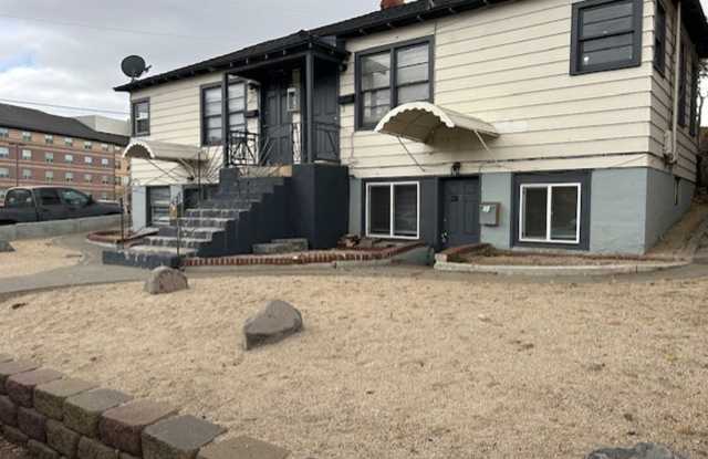 220 1/2 W. 11th Street