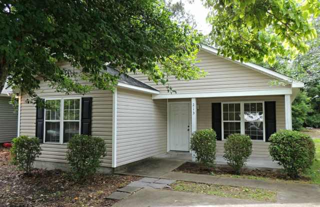 Photo of 3 Bedroom 2 Bath House on Hillsdale Drive