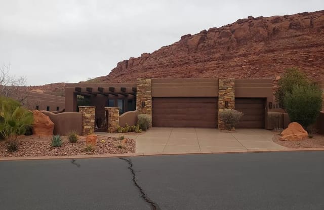 2336 W Entrada Trl - 2336 West Entrada Trail, St. George, UT 84770