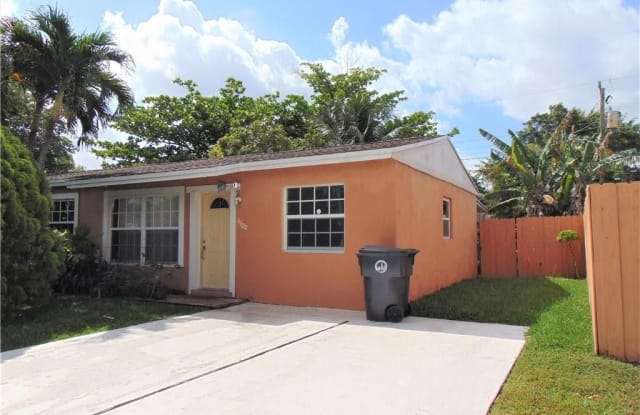 6620 SW 17th St - 6620 Broadview Blvd, North Lauderdale, FL 33068