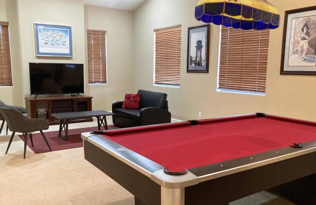 1704 E Snapdragon Ct