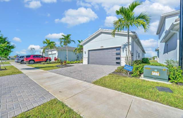 14185 SW Daphne Street