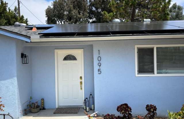 Photo of 1095 Calle Jazmin