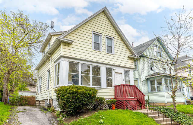111 Bidwell Ter
