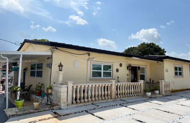131 SW 52nd Ave