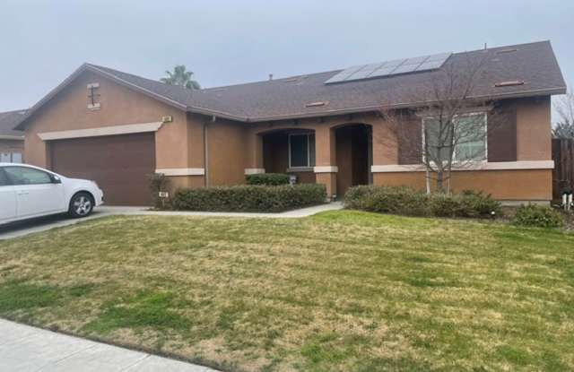 Updated Sunnyside 3/2 Home in Clovis School District