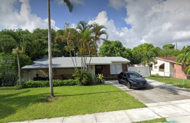 6180 SW 42nd Ct - 6180 Southwest 42nd Place, Davie, FL 33314