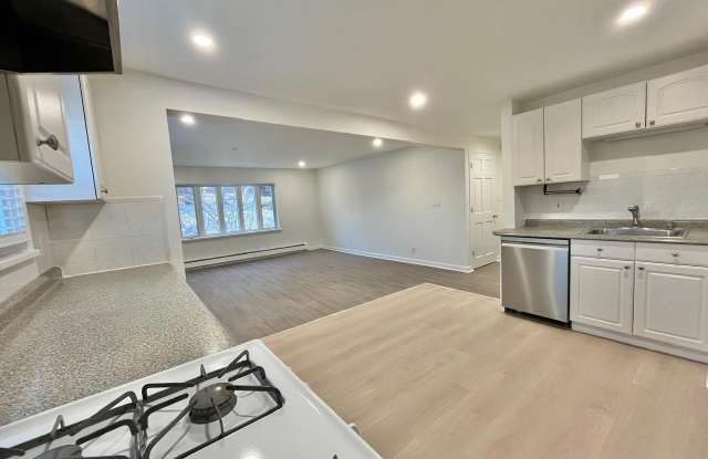 Photo of 103 Bennett Avenue unit: 2