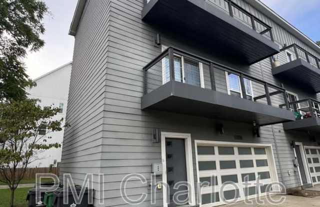 Photo of 1106 N Alexander St