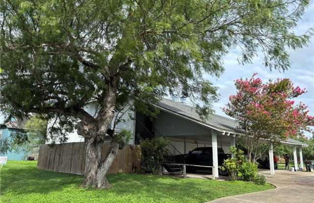 Photo of 4229 Interstate Highway 69 Access Road unit: 3