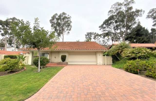 3BR 3BA home, located in beautiful Solana Beach! Spacious layout with lush landscape