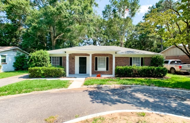 509 Gayfer Ave - 509 Gayfer Avenue, Fairhope, AL 36532