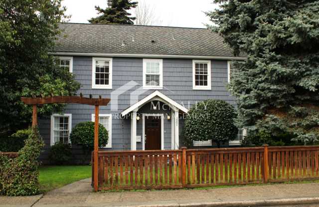 5 Bedroom, 4 Bathroom Historic Tacoma Home