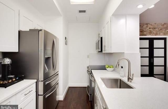 Photo of 3299 K Street NW unit: 201