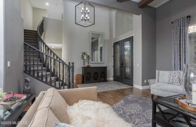 62185 E Valley Crest Court