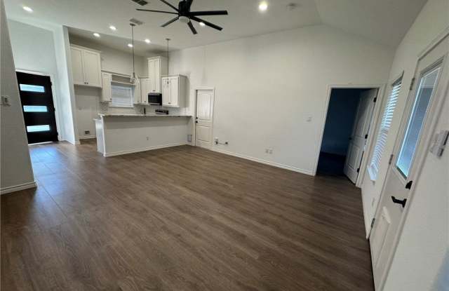 168 Navarro Crossing