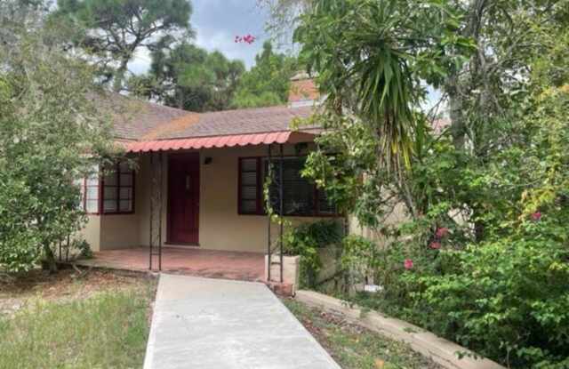 Photo of 472 Magnolia Avenue unit: 2