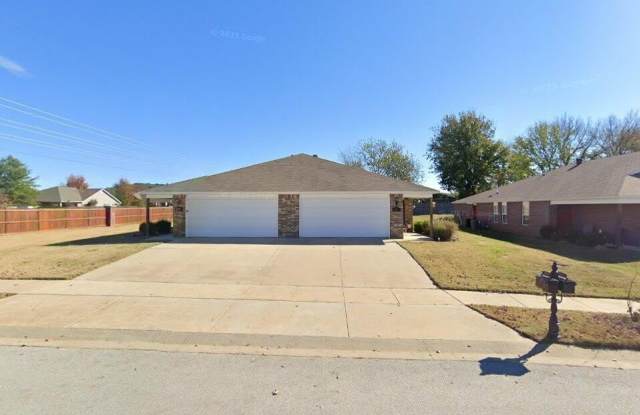 240 N Marietta Way