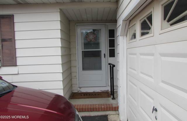 380 Barbados Drive N