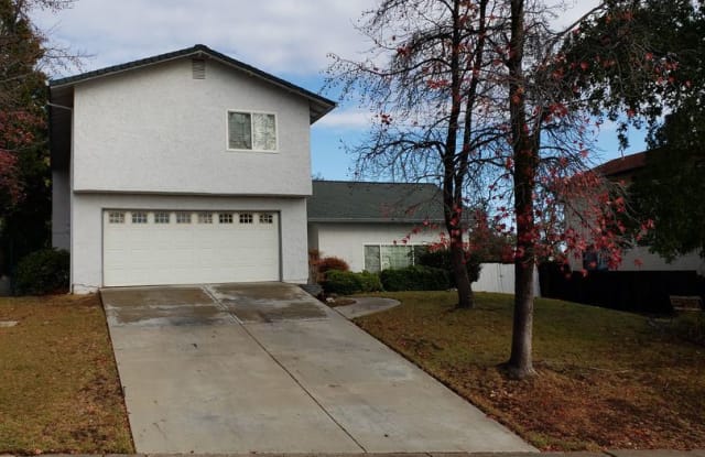 3428 Cessna Dr - 3428 Cessna Drive, Redding, CA 96001