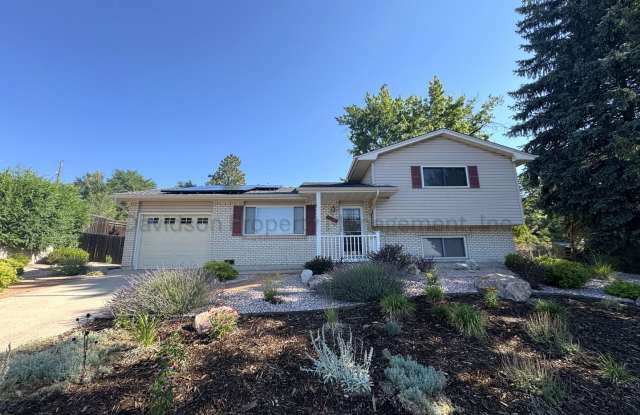 Cozy 3 Bedroom House in Southeast Colorado Springs