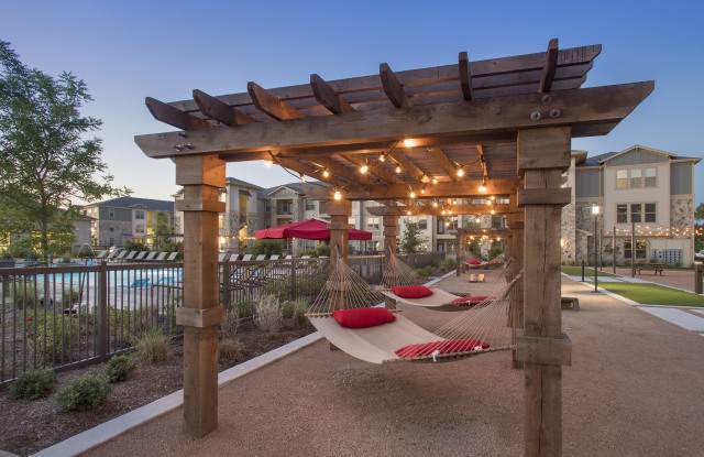 4340 Decatur Dr. Unit E21