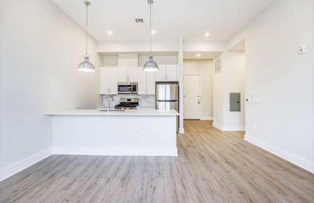 Photo of 665-669 Grand