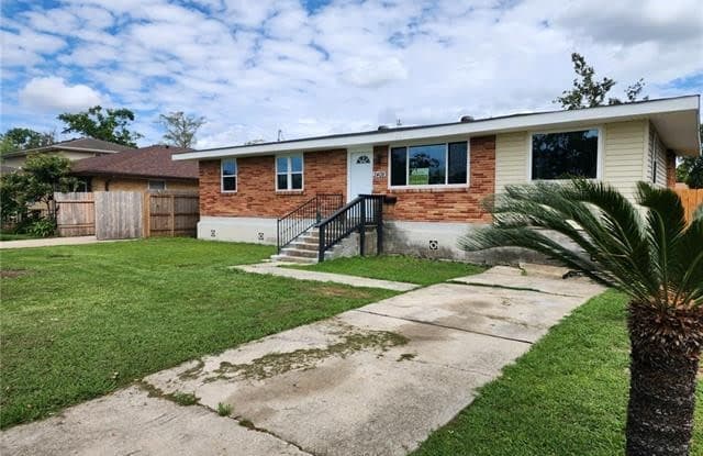 2408 ROOSEVELT Street - 2408 Roosevelt Boulevard, Kenner, LA 70062