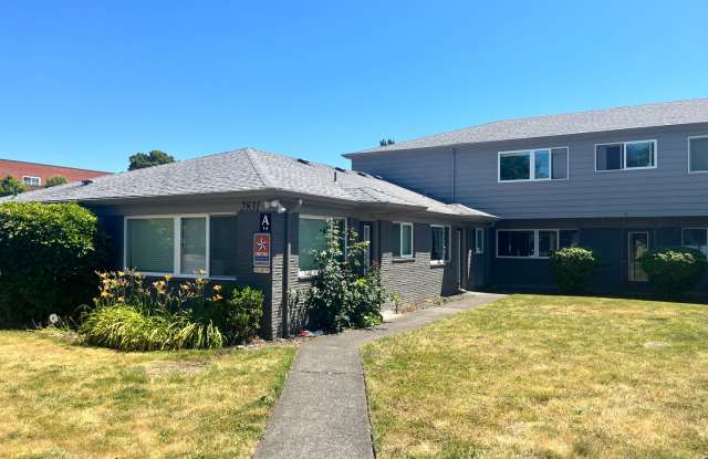 The Rivercrest Apartments by Star Metro