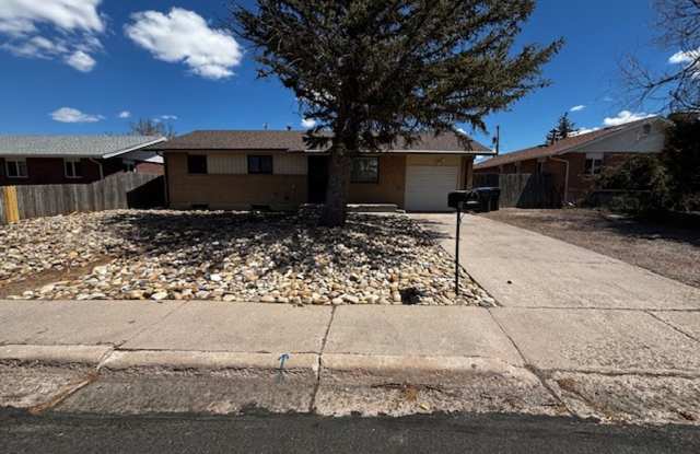 4 Bedroom 2 Bath Single Family Home In South Cheyenne