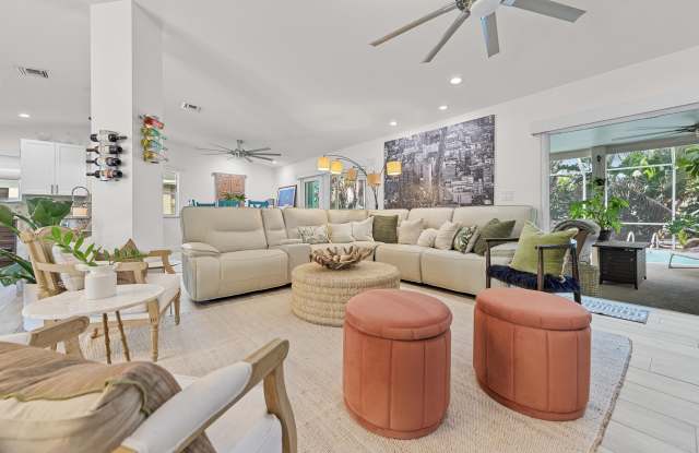 726 SE Seahouse Drive