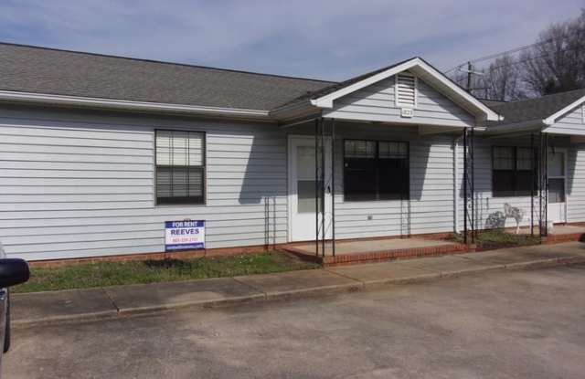 1823 India Hook Road