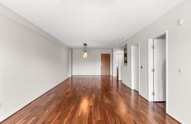 Walkable Little Italy Living – 3BR/3BA with Gated Parking