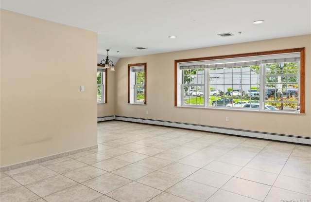 72 Cedar Swamp Road unit: 3