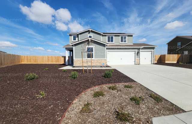 Photo of Spacious 5 bedroom/ 3.5 bathroom home REDUCED PRICE!!