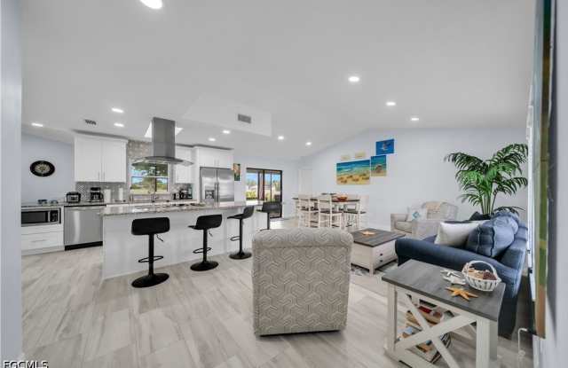 299 Rotonda Circle