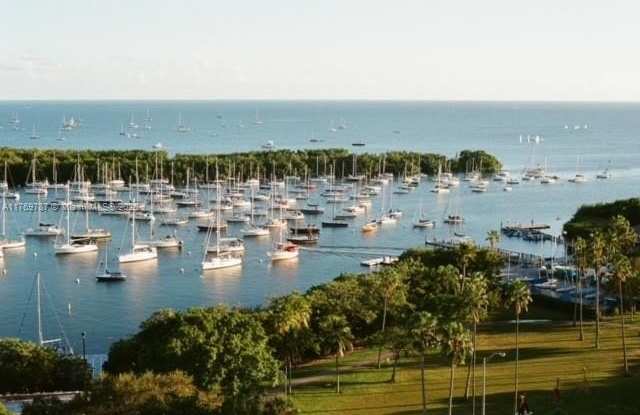 Photo of 2843 S Bayshore Dr
