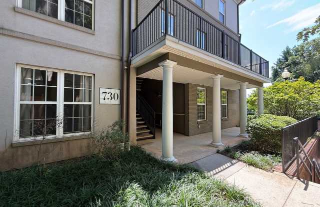 730 Walker Square, #2D - Walkable to UVA Hospital!