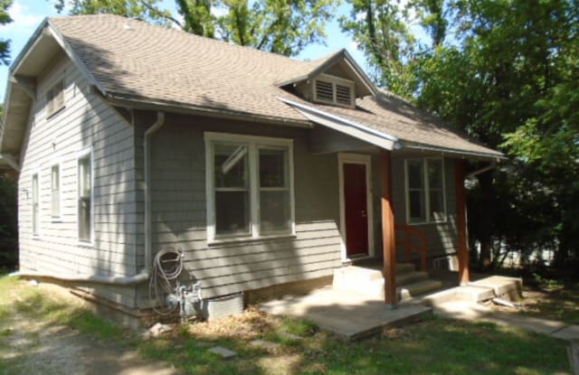 1810 Leavenworth - 1810 Leavenworth Street, Manhattan, KS 66502