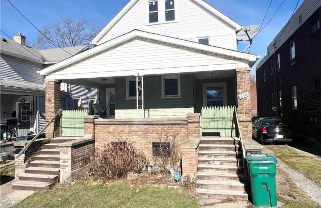 642 Ashland Avenue
