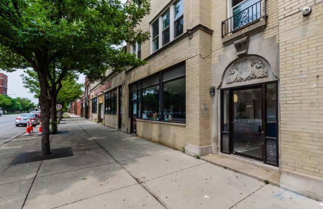 Photo of 4504 W Fullerton Avenue