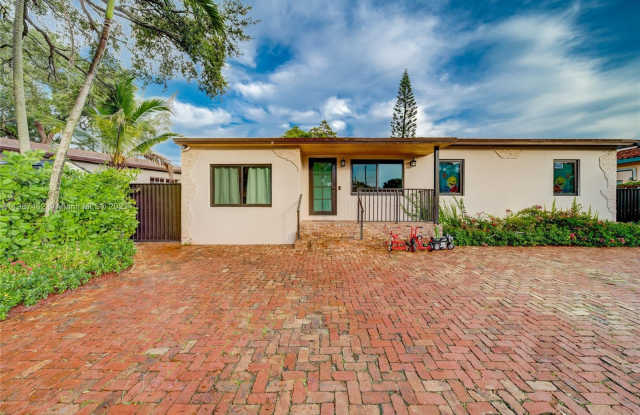 6631 Tamiami Canal Rd