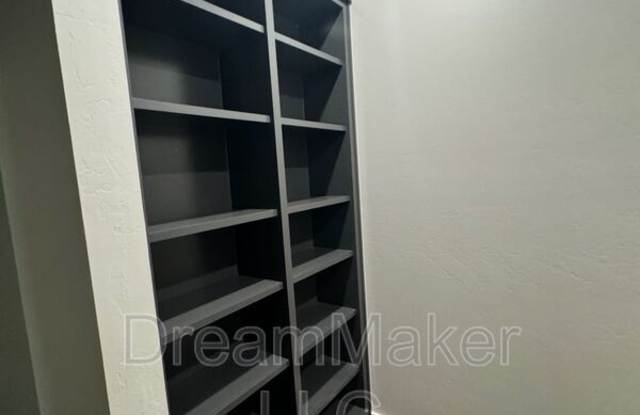 1060 Apple Blossom Way