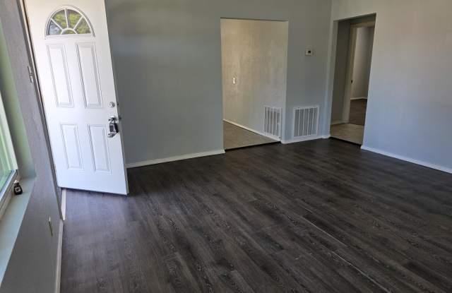 404 South Spruce Avenue