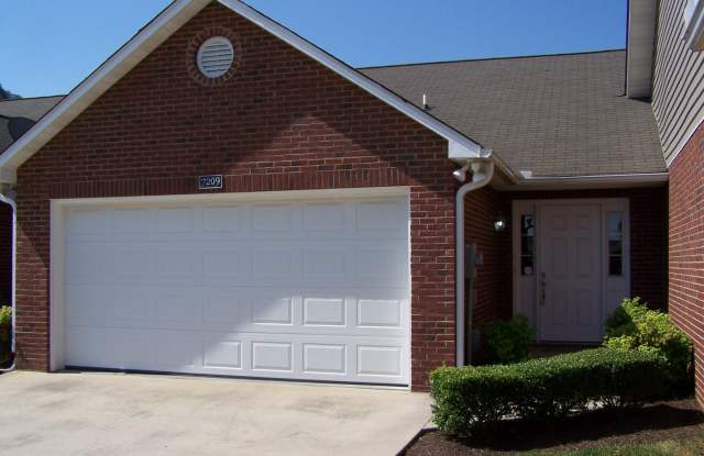 Photo of Spacious 3-Bed, 2-Bath Townhouse with Bonus Room  2-Car Garage in North Knoxville